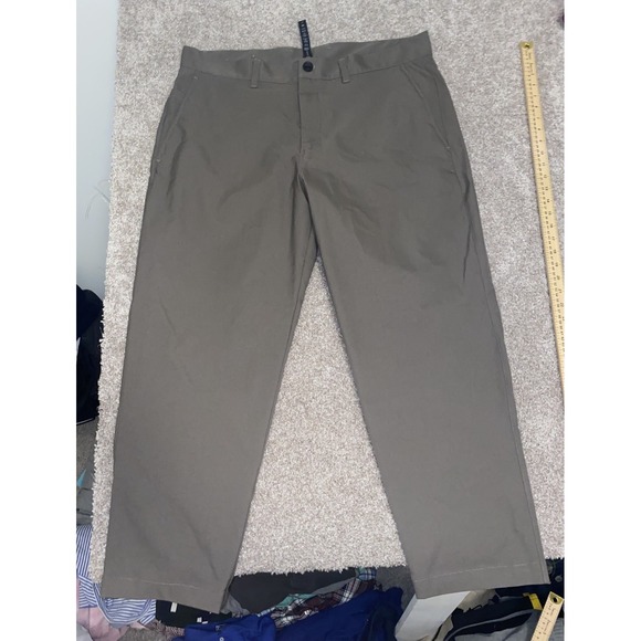 Lululemon ABC Pants Mens 38 Classic Fit Warpstreme Beige Stretch Preppy 38x28 - Picture 1 of 8